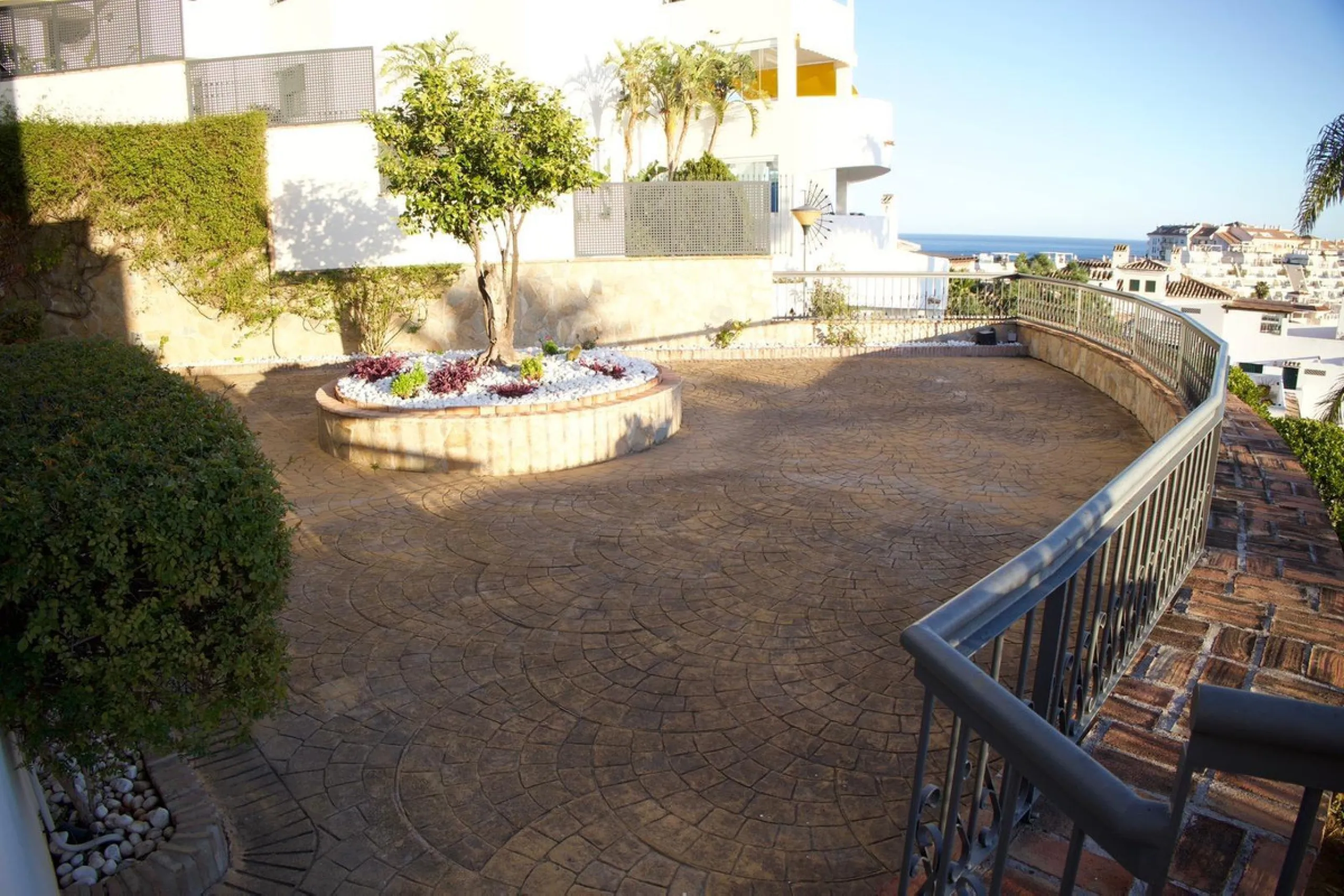 Apartment - Middle Floor Apartment в продаже в Benalmadena, Málaga. В доме 2 спален и 2 ванных комнат. Площадь дома 68 м²