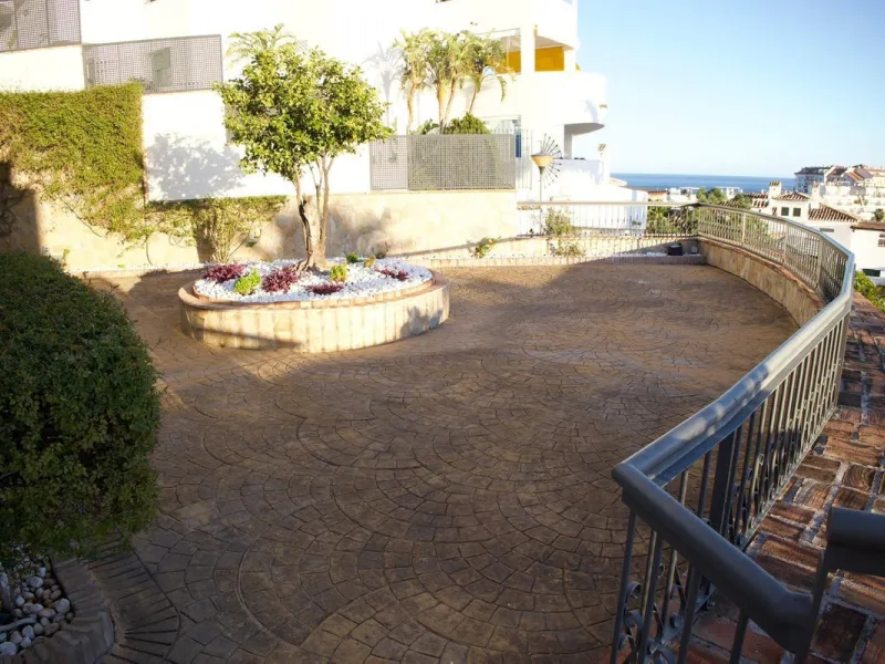 Apartment - Middle Floor Apartment в продаже в Benalmadena, Málaga. В доме 2 спален и 2 ванных комнат. Площадь дома 68 м²
