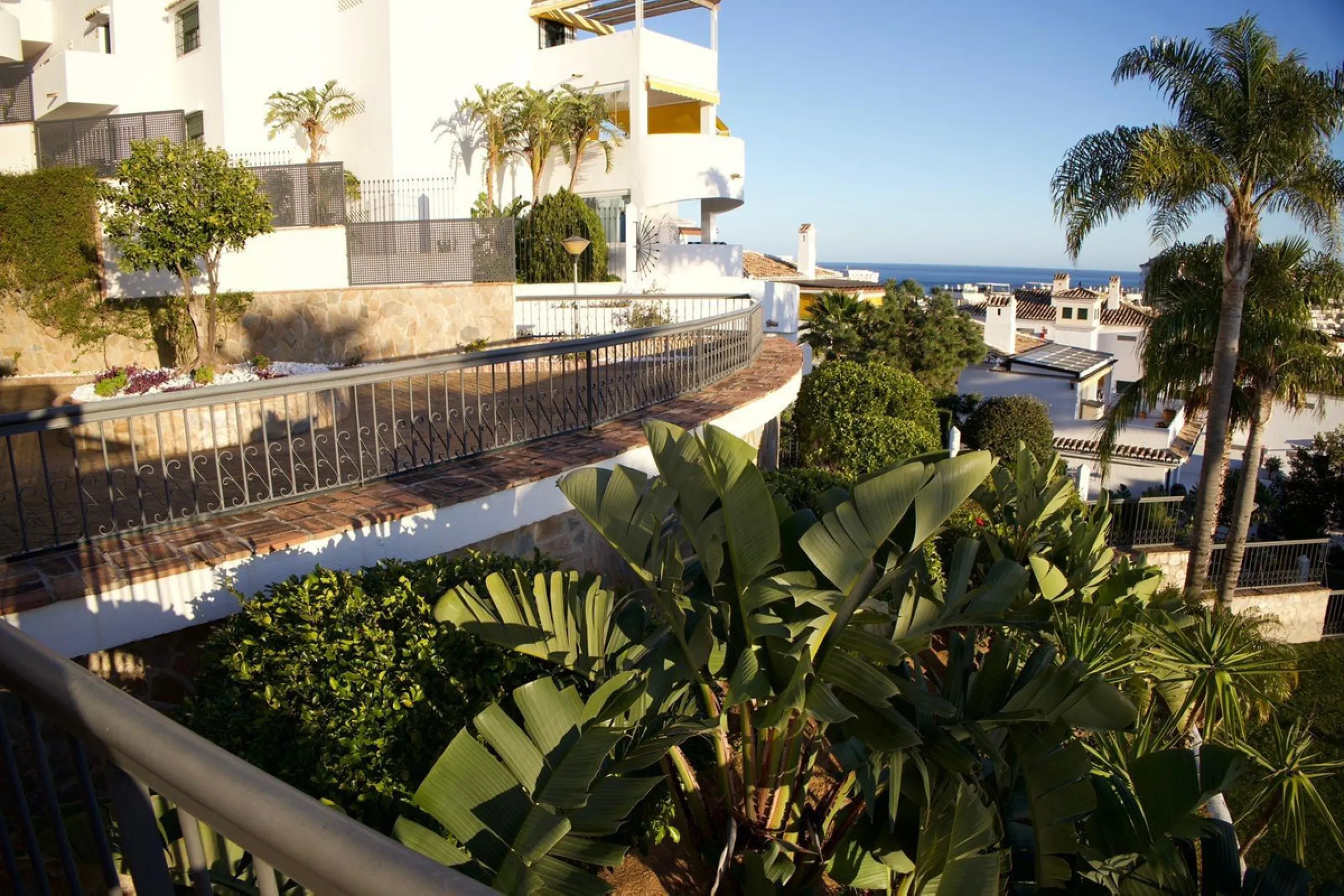 Apartment - Middle Floor Apartment в продаже в Benalmadena, Málaga. В доме 2 спален и 2 ванных комнат. Площадь дома 68 м²