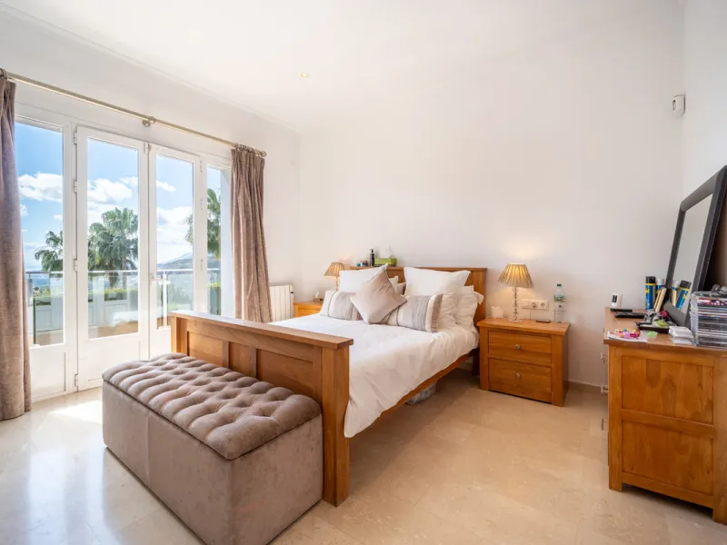 House - Detached Villa в продаже в Istán, Málaga. В доме 4 спален и 4 ванных комнат. Площадь дома 240 м². Площадь участка 900 м²
