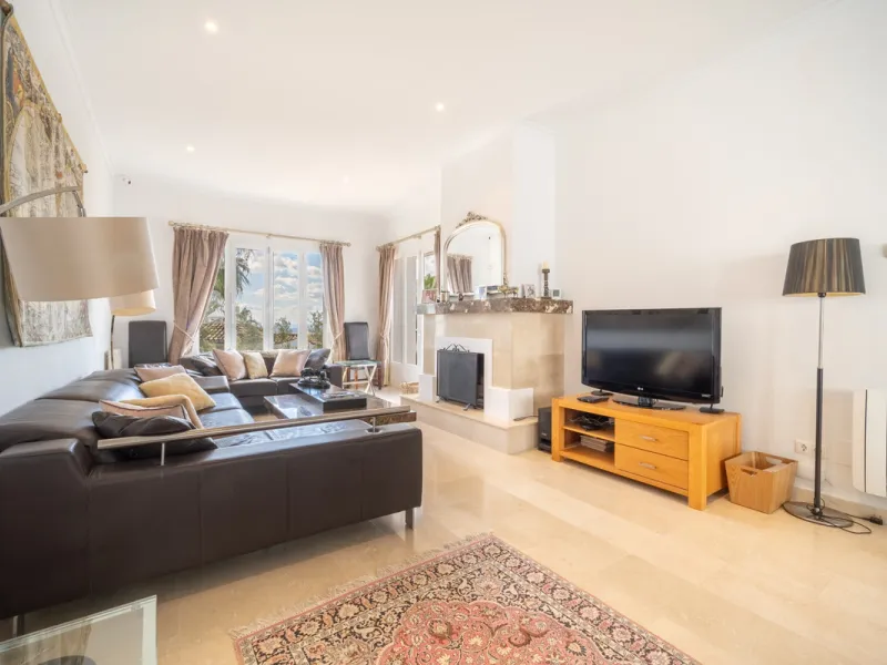 House - Detached Villa в продаже в Istán, Málaga. В доме 4 спален и 4 ванных комнат. Площадь дома 240 м². Площадь участка 900 м²