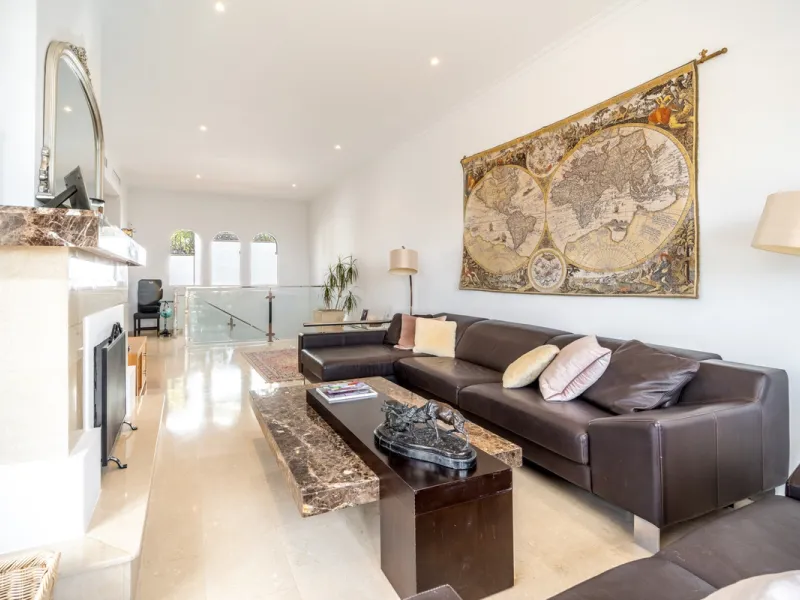 House - Detached Villa в продаже в Istán, Málaga. В доме 4 спален и 4 ванных комнат. Площадь дома 240 м². Площадь участка 900 м²