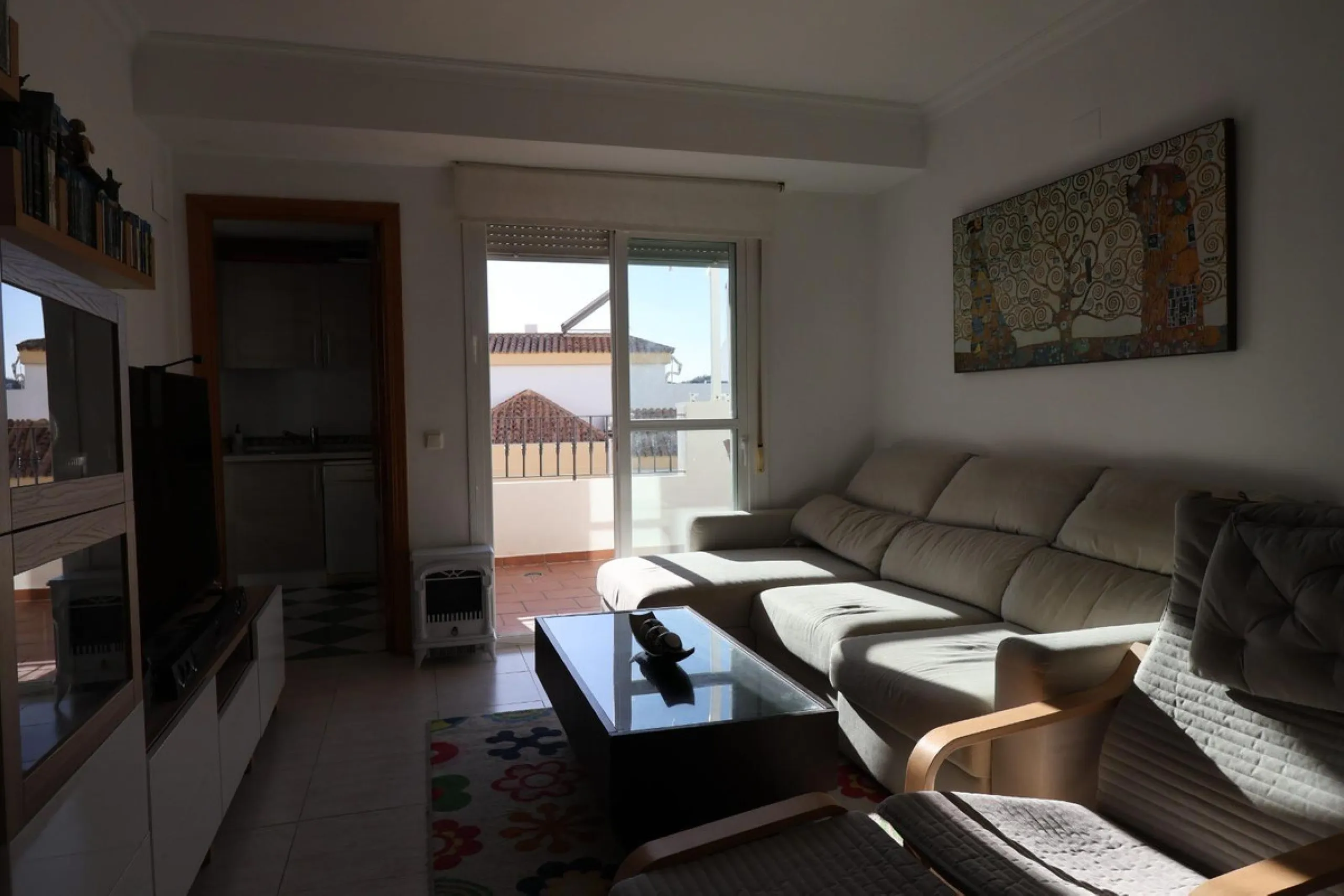 Apartment - Middle Floor Apartment в продаже в Benalmadena, Málaga. В доме 2 спален и 2 ванных комнат. Площадь дома 68 м²