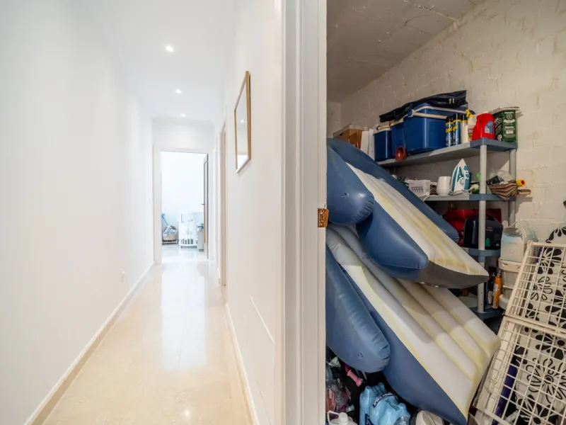 House - Detached Villa в продаже в Istán, Málaga. В доме 4 спален и 4 ванных комнат. Площадь дома 240 м². Площадь участка 900 м²