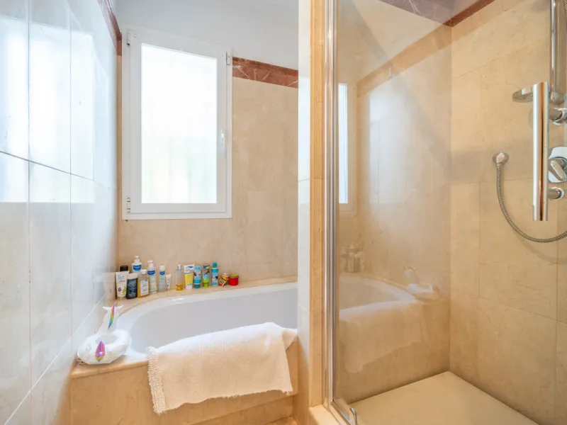 House - Detached Villa в продаже в Istán, Málaga. В доме 4 спален и 4 ванных комнат. Площадь дома 240 м². Площадь участка 900 м²