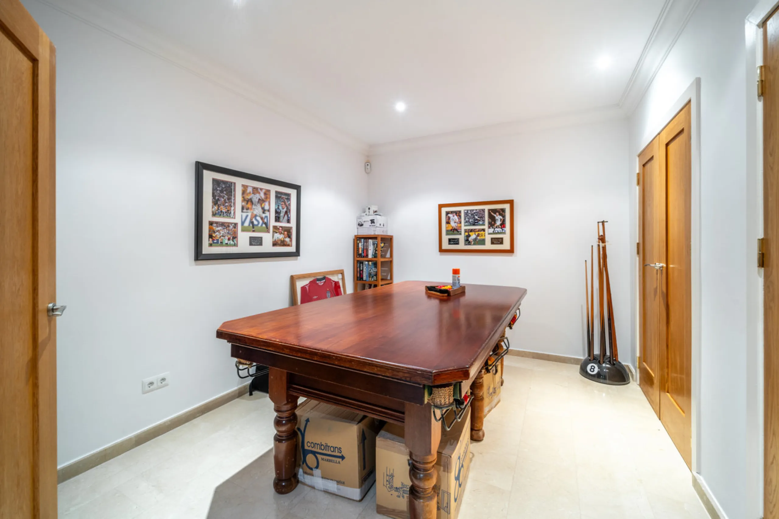 House - Detached Villa в продаже в Istán, Málaga. В доме 4 спален и 4 ванных комнат. Площадь дома 240 м². Площадь участка 900 м²