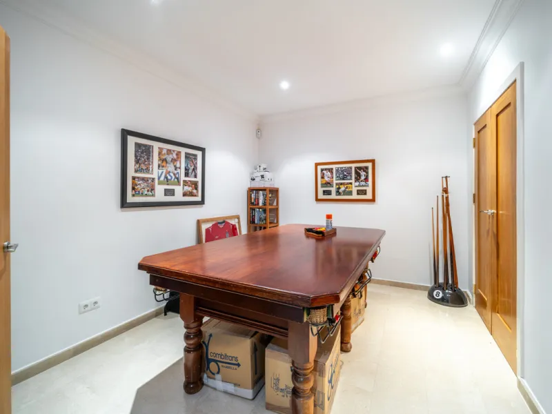 House - Detached Villa в продаже в Istán, Málaga. В доме 4 спален и 4 ванных комнат. Площадь дома 240 м². Площадь участка 900 м²