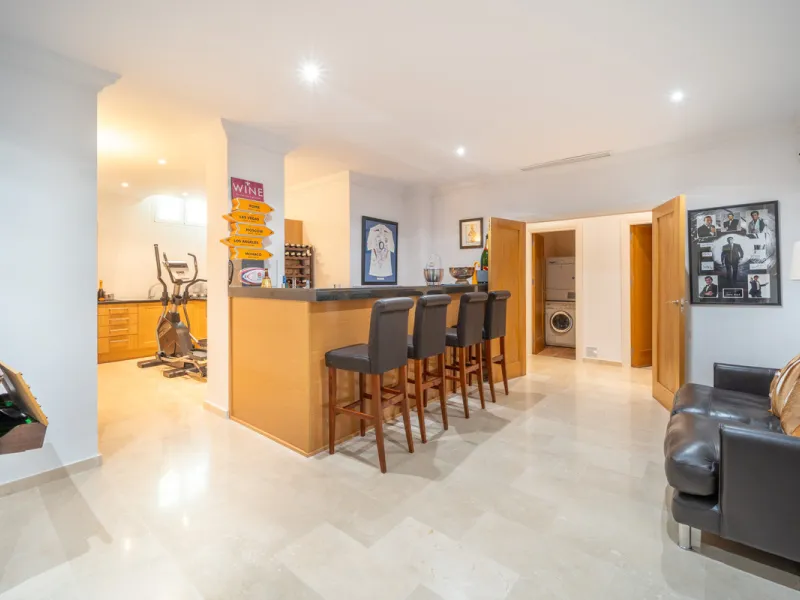 House - Detached Villa в продаже в Istán, Málaga. В доме 4 спален и 4 ванных комнат. Площадь дома 240 м². Площадь участка 900 м²