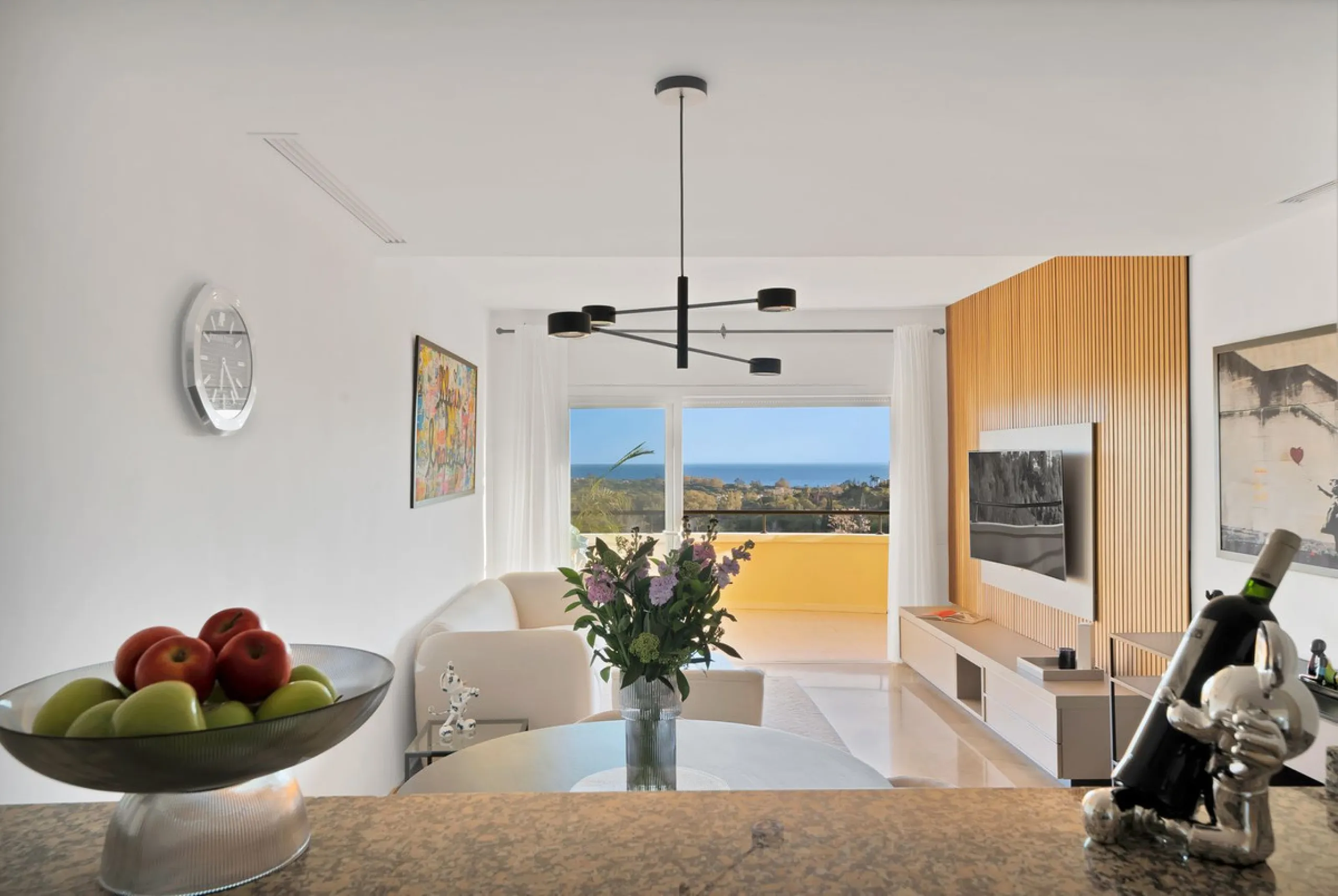 Located in the sought-after Elviria Hills community, this well-positioned 2-bedroom, 2-bathroom apartment offers stunning panoramic sea views and a full south-facing orientation. Situated in one of the best blocks of the development, this home provides a 
