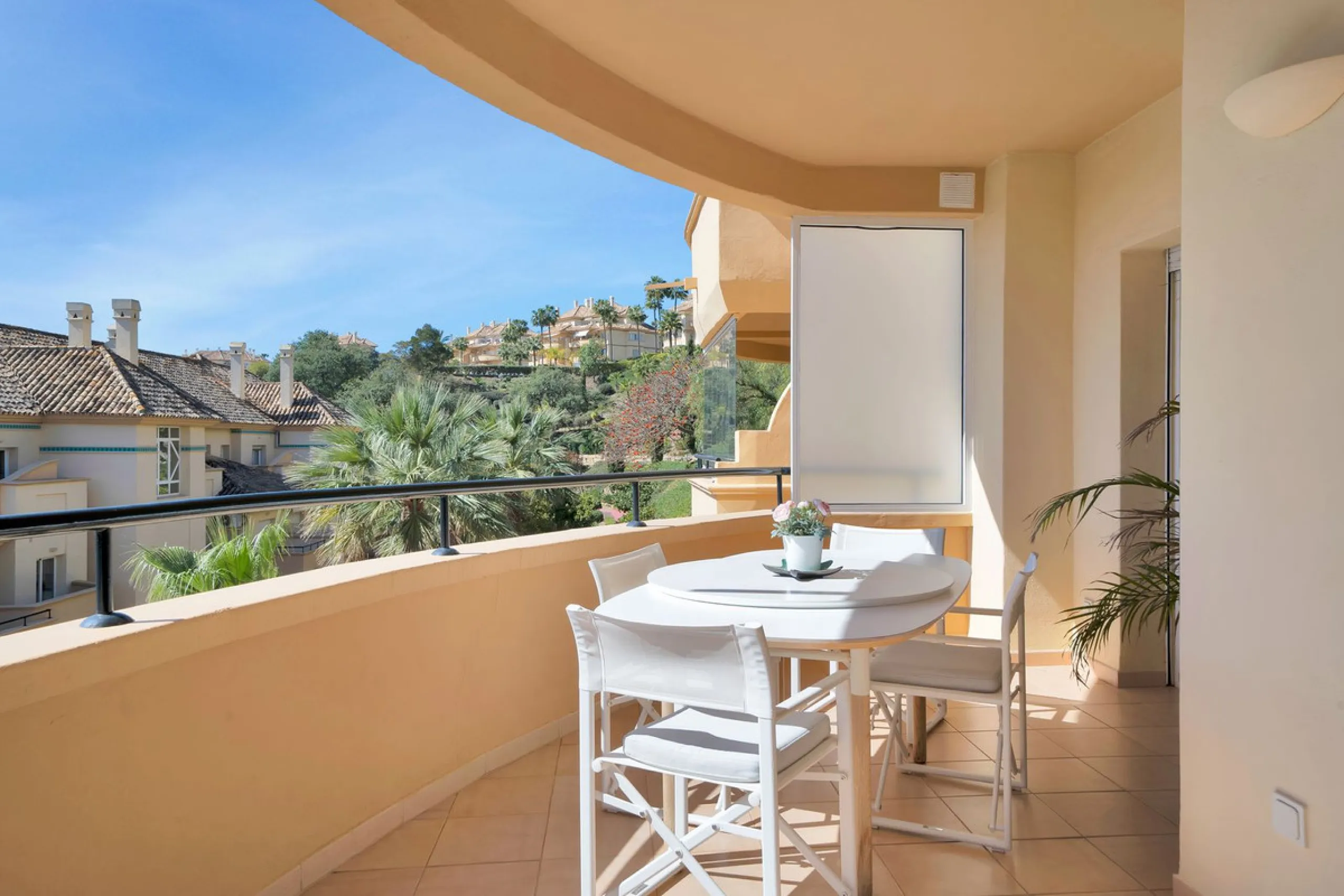 Located in the sought-after Elviria Hills community, this well-positioned 2-bedroom, 2-bathroom apartment offers stunning panoramic sea views and a full south-facing orientation. Situated in one of the best blocks of the development, this home provides a 