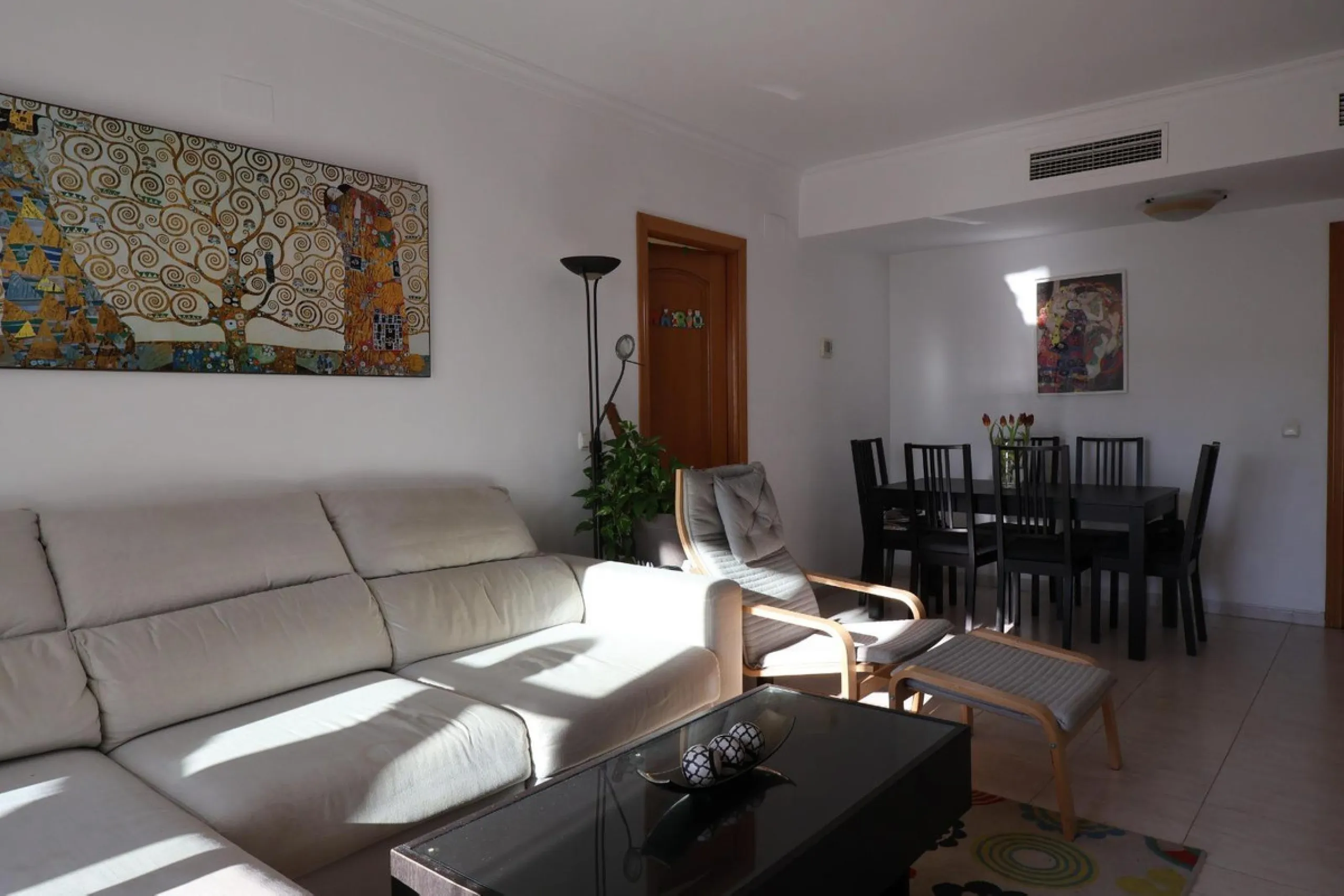 Apartment - Middle Floor Apartment в продаже в Benalmadena, Málaga. В доме 2 спален и 2 ванных комнат. Площадь дома 68 м²