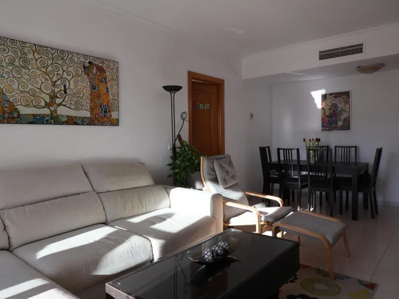 Apartment - Middle Floor Apartment в продаже в Benalmadena, Málaga. В доме 2 спален и 2 ванных комнат. Площадь дома 68 м²