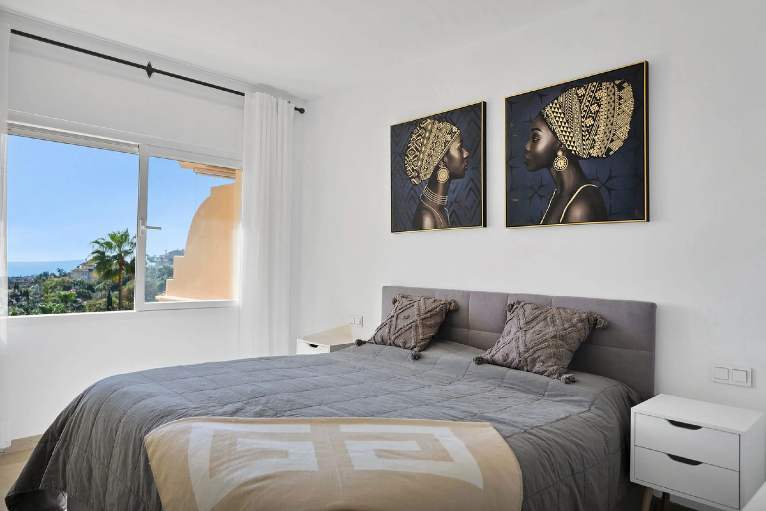 Located in the sought-after Elviria Hills community, this well-positioned 2-bedroom, 2-bathroom apartment offers stunning panoramic sea views and a full south-facing orientation. Situated in one of the best blocks of the development, this home provides a 