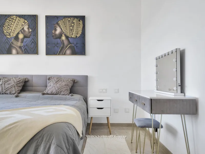Located in the sought-after Elviria Hills community, this well-positioned 2-bedroom, 2-bathroom apartment offers stunning panoramic sea views and a full south-facing orientation. Situated in one of the best blocks of the development, this home provides a 