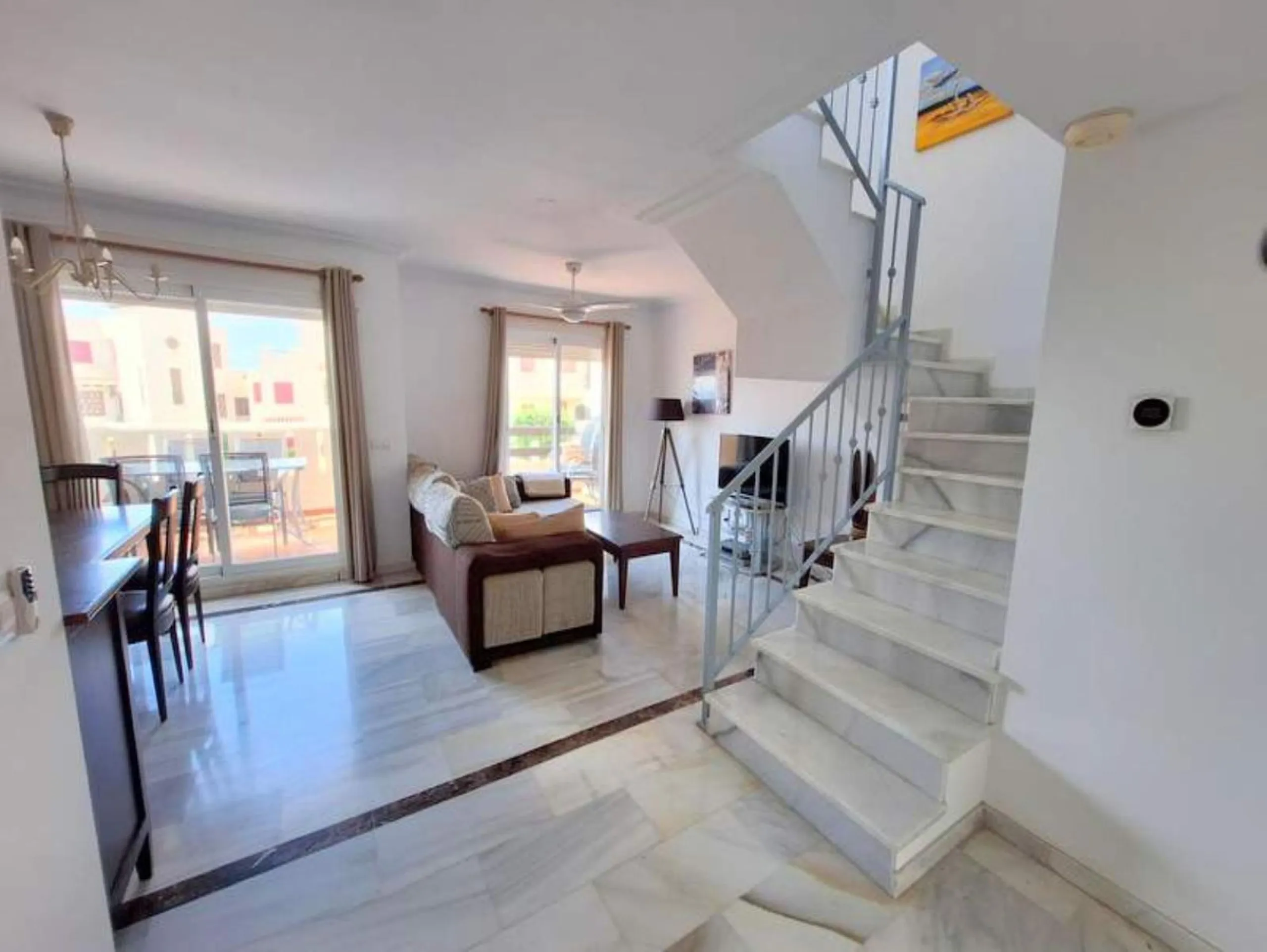 Apartment - Penthouse Duplex в продаже в Casares, Málaga. В доме 3 спален и 3 ванных комнат. Площадь дома 140 м²