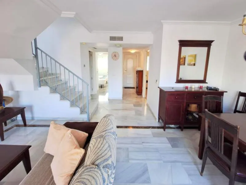 Apartment - Penthouse Duplex в продаже в Casares, Málaga. В доме 3 спален и 3 ванных комнат. Площадь дома 140 м²