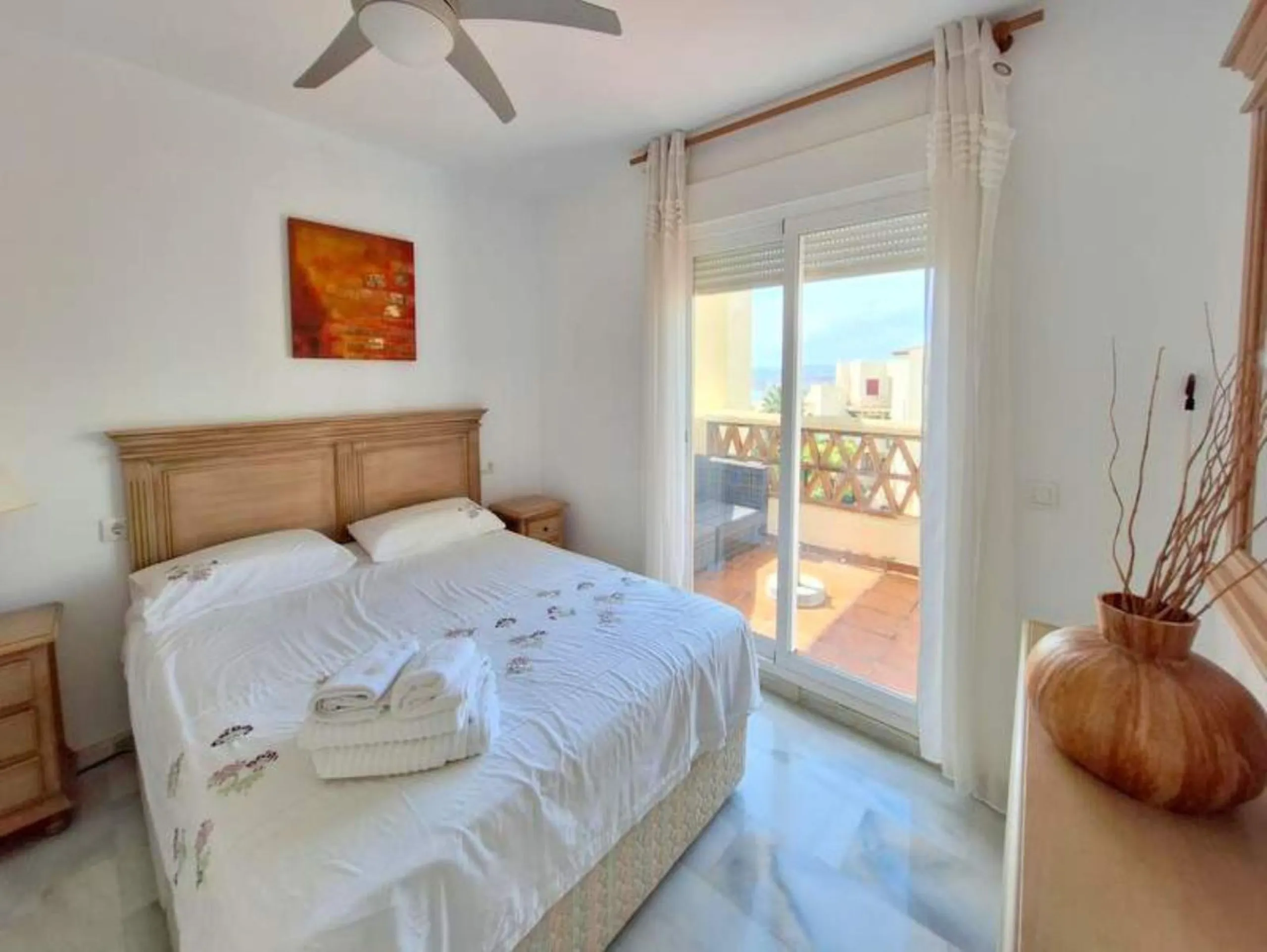 Apartment - Penthouse Duplex в продаже в Casares, Málaga. В доме 3 спален и 3 ванных комнат. Площадь дома 140 м²