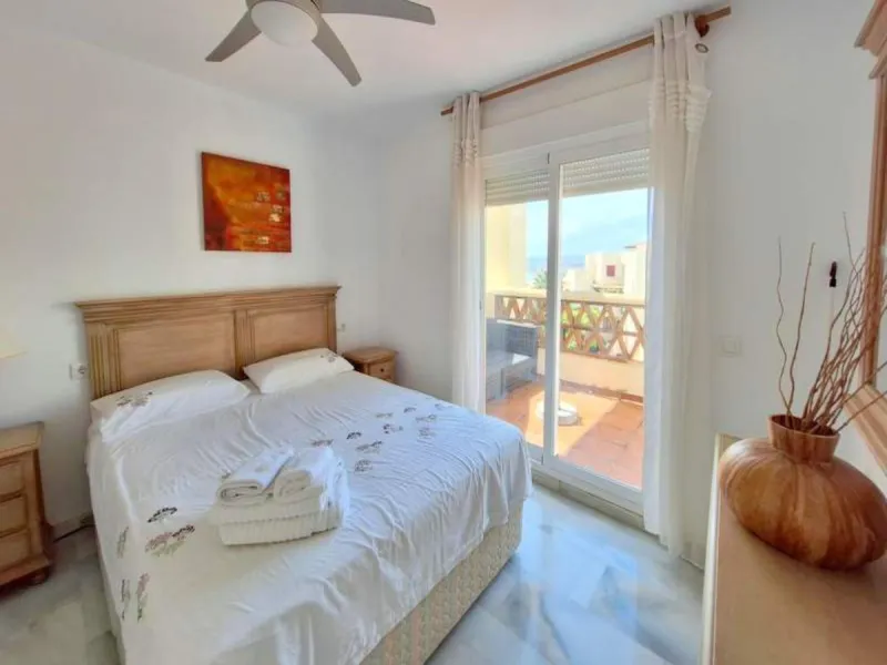 Apartment - Penthouse Duplex в продаже в Casares, Málaga. В доме 3 спален и 3 ванных комнат. Площадь дома 140 м²