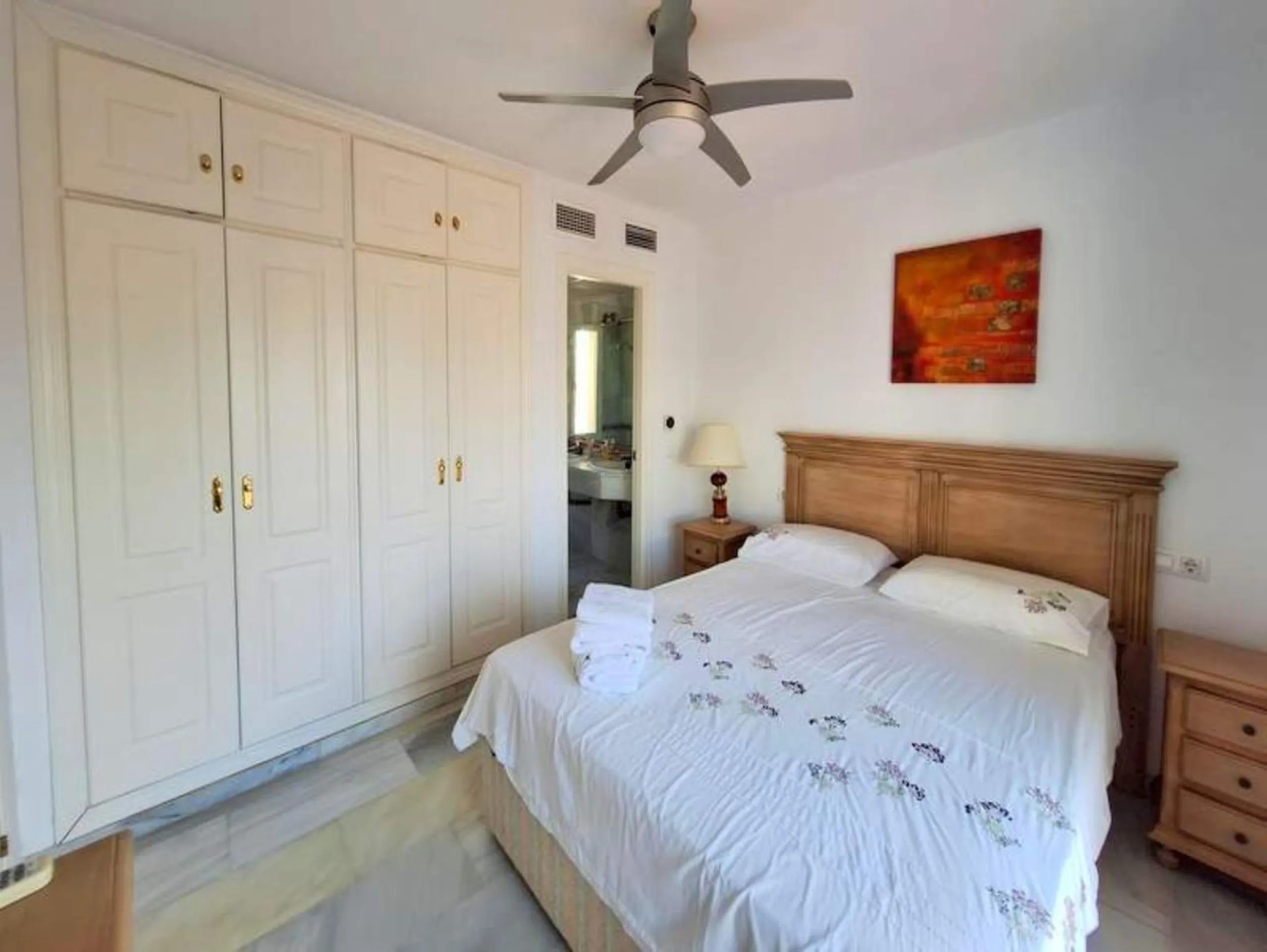 Apartment - Penthouse Duplex в продаже в Casares, Málaga. В доме 3 спален и 3 ванных комнат. Площадь дома 140 м²