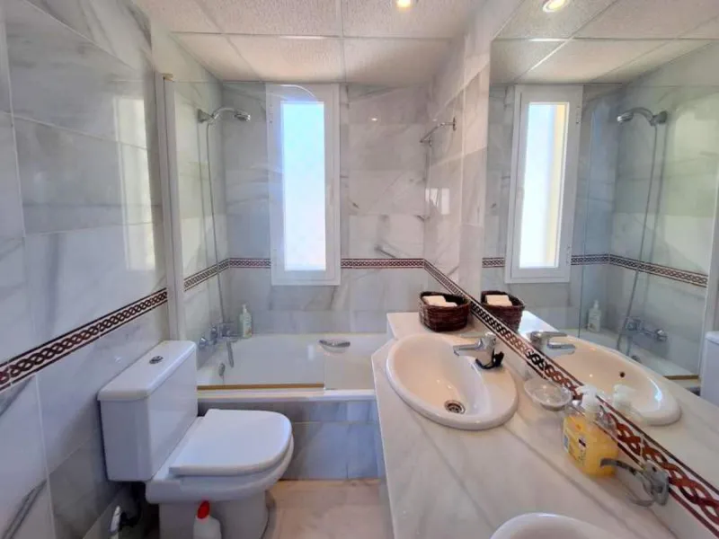 Apartment - Penthouse Duplex в продаже в Casares, Málaga. В доме 3 спален и 3 ванных комнат. Площадь дома 140 м²