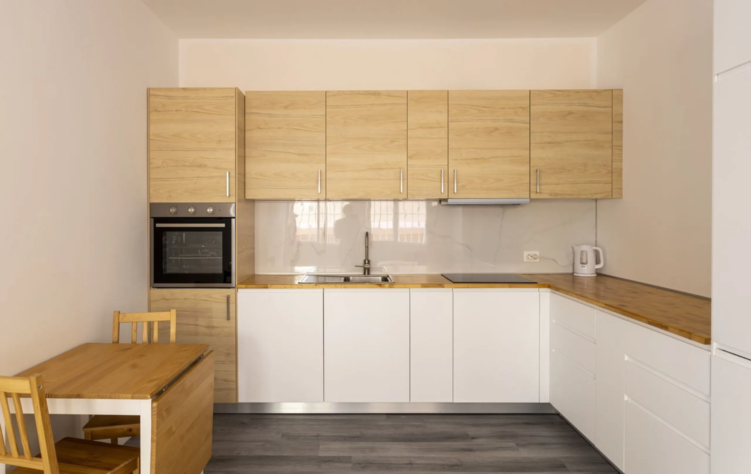We present you this outstanding property located in the heart of Fuengirola, comprising two well-designed 1-bedroom, 1-bathroom apartments. It was recently fully renovated, including updated electrical systems and plumbing.  Situated just a minute's walk 
