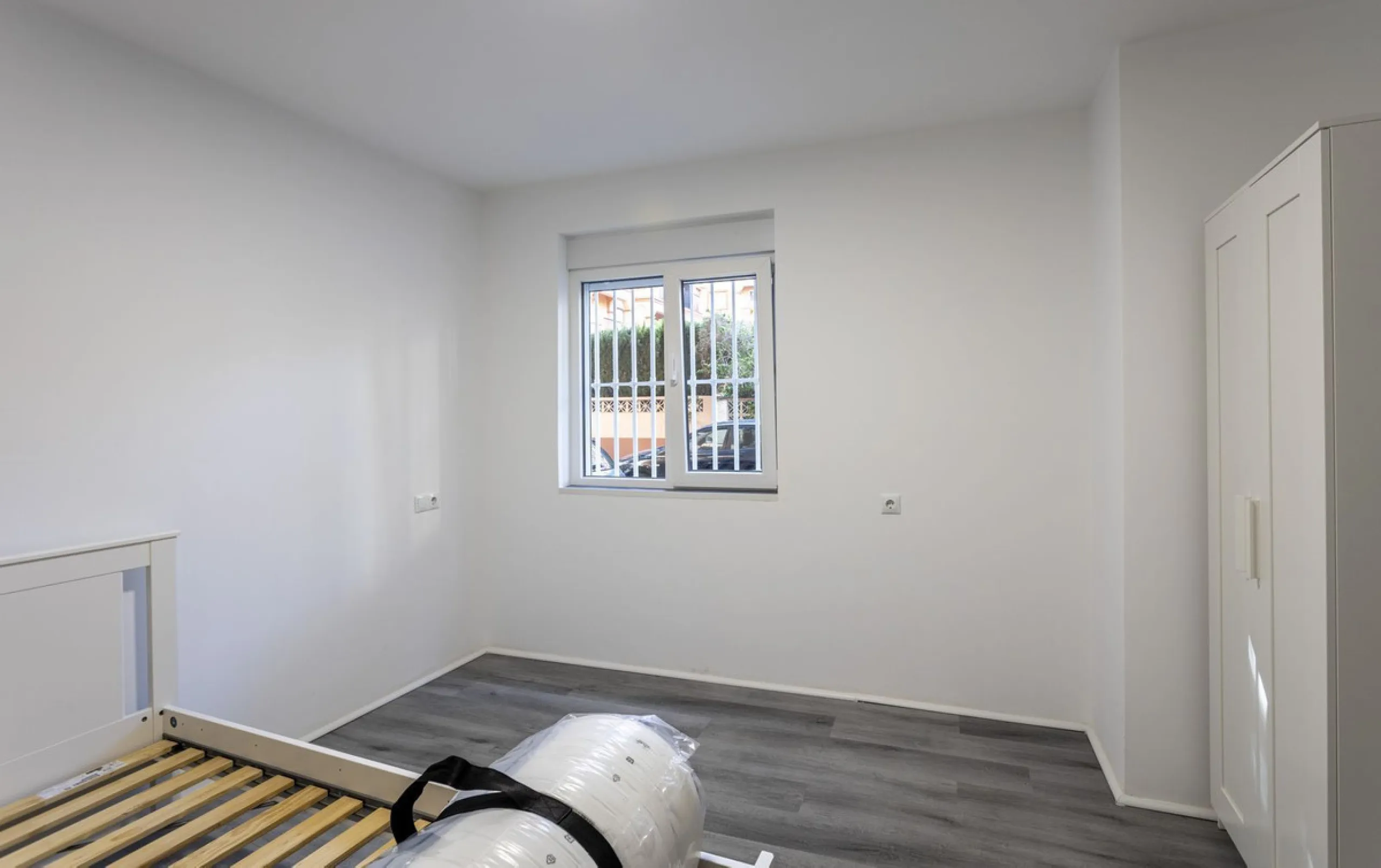 We present you this outstanding property located in the heart of Fuengirola, comprising two well-designed 1-bedroom, 1-bathroom apartments. It was recently fully renovated, including updated electrical systems and plumbing.  Situated just a minute's walk 