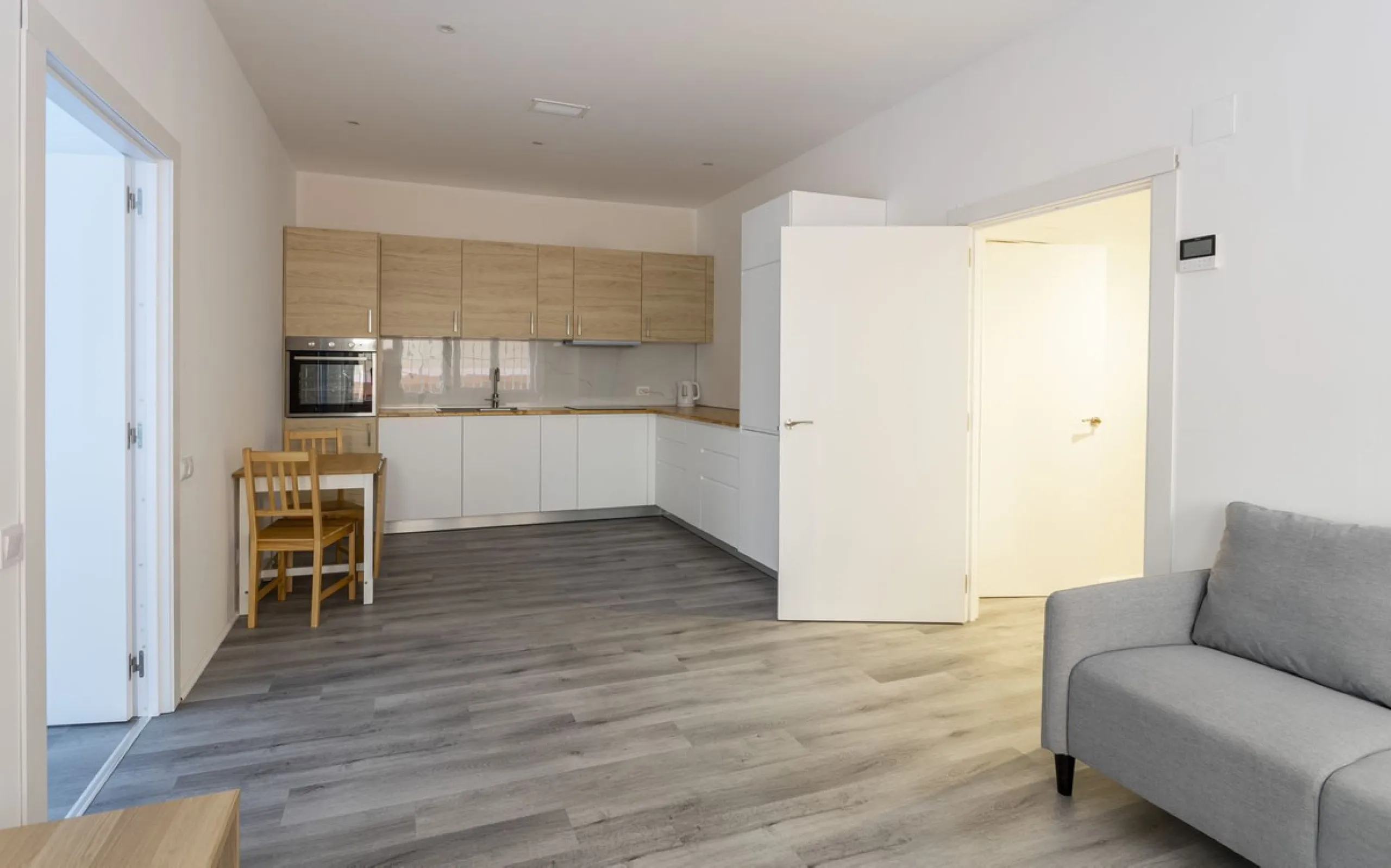 We present you this outstanding property located in the heart of Fuengirola, comprising two well-designed 1-bedroom, 1-bathroom apartments. It was recently fully renovated, including updated electrical systems and plumbing.  Situated just a minute's walk 