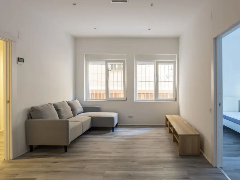 We present you this outstanding property located in the heart of Fuengirola, comprising two well-designed 1-bedroom, 1-bathroom apartments. It was recently fully renovated, including updated electrical systems and plumbing.  Situated just a minute's walk 