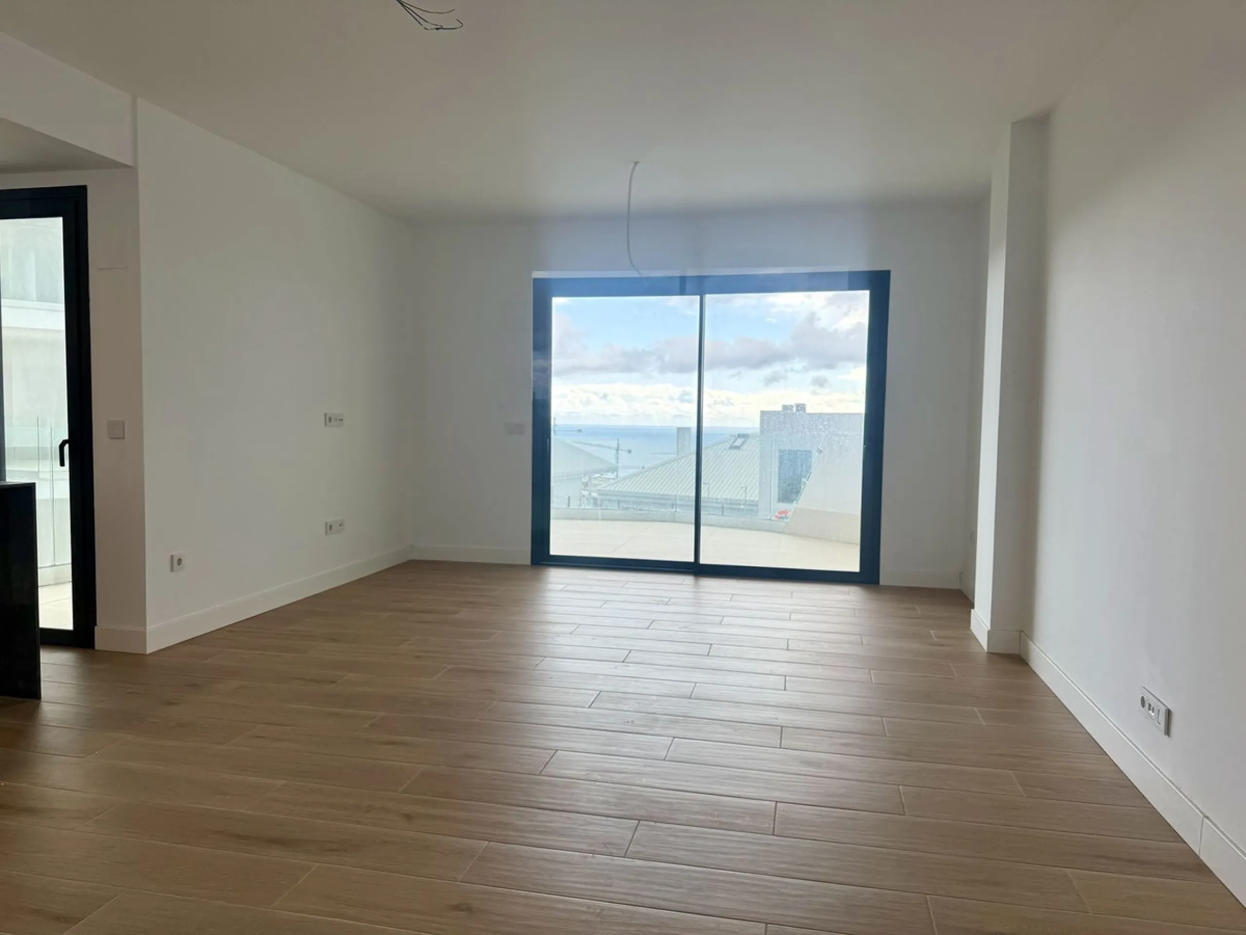For Sale 3-bedroom, 2-bathroom apartment located in the newly developed Lomas 2 complex within Las Lomas del Higuerón, nestled in the heart of the Costa del Sol. ​