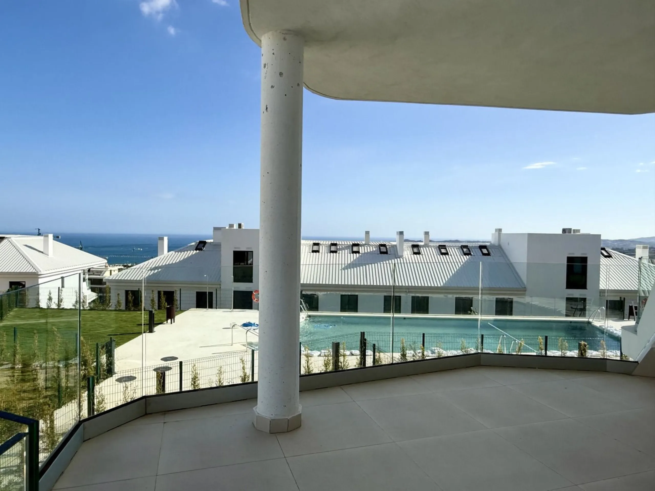 For Sale 3-bedroom, 2-bathroom apartment located in the newly developed Lomas 2 complex within Las Lomas del Higuerón, nestled in the heart of the Costa del Sol. ​