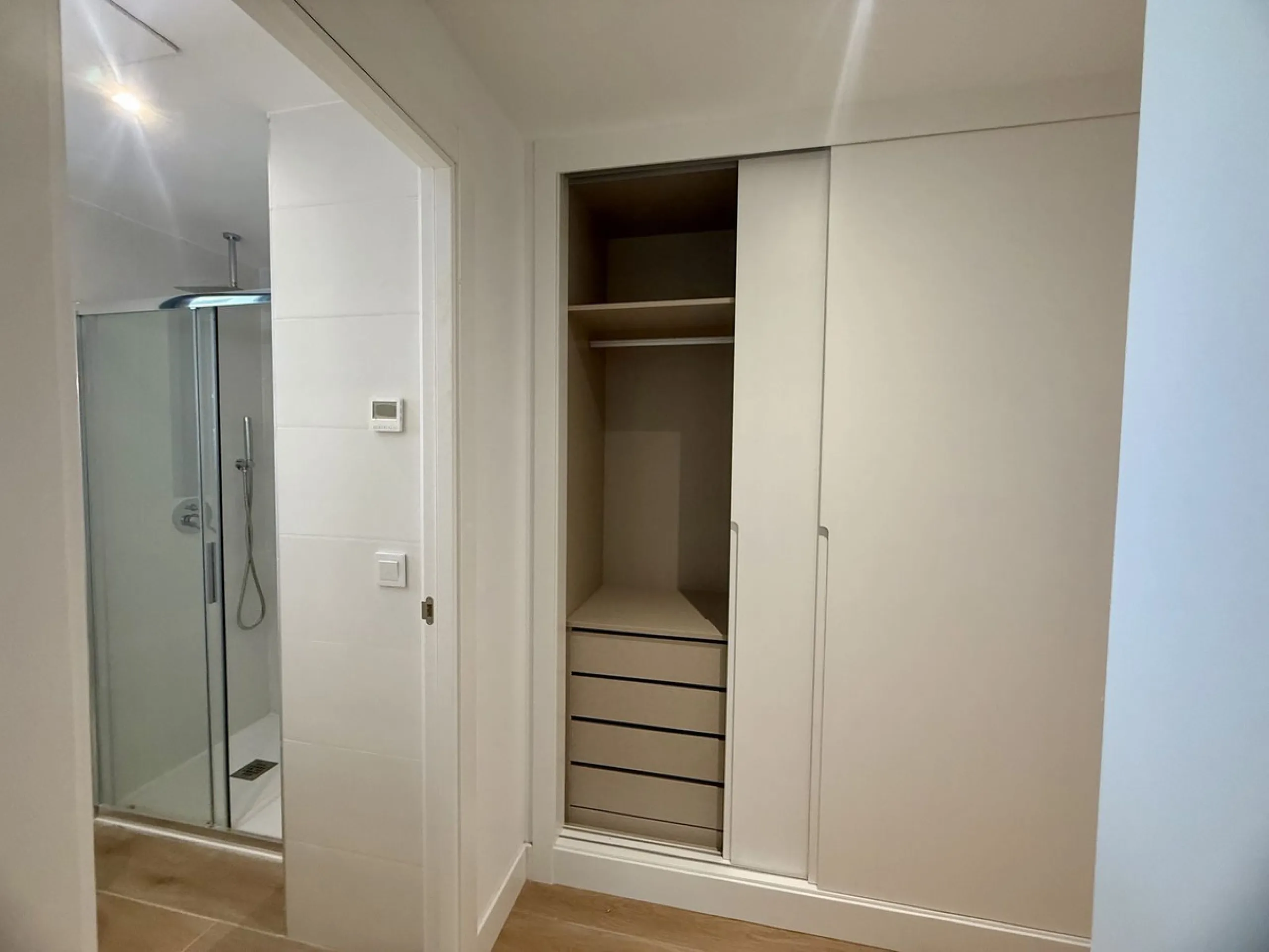 For Sale 3-bedroom, 2-bathroom apartment located in the newly developed Lomas 2 complex within Las Lomas del Higuerón, nestled in the heart of the Costa del Sol. ​