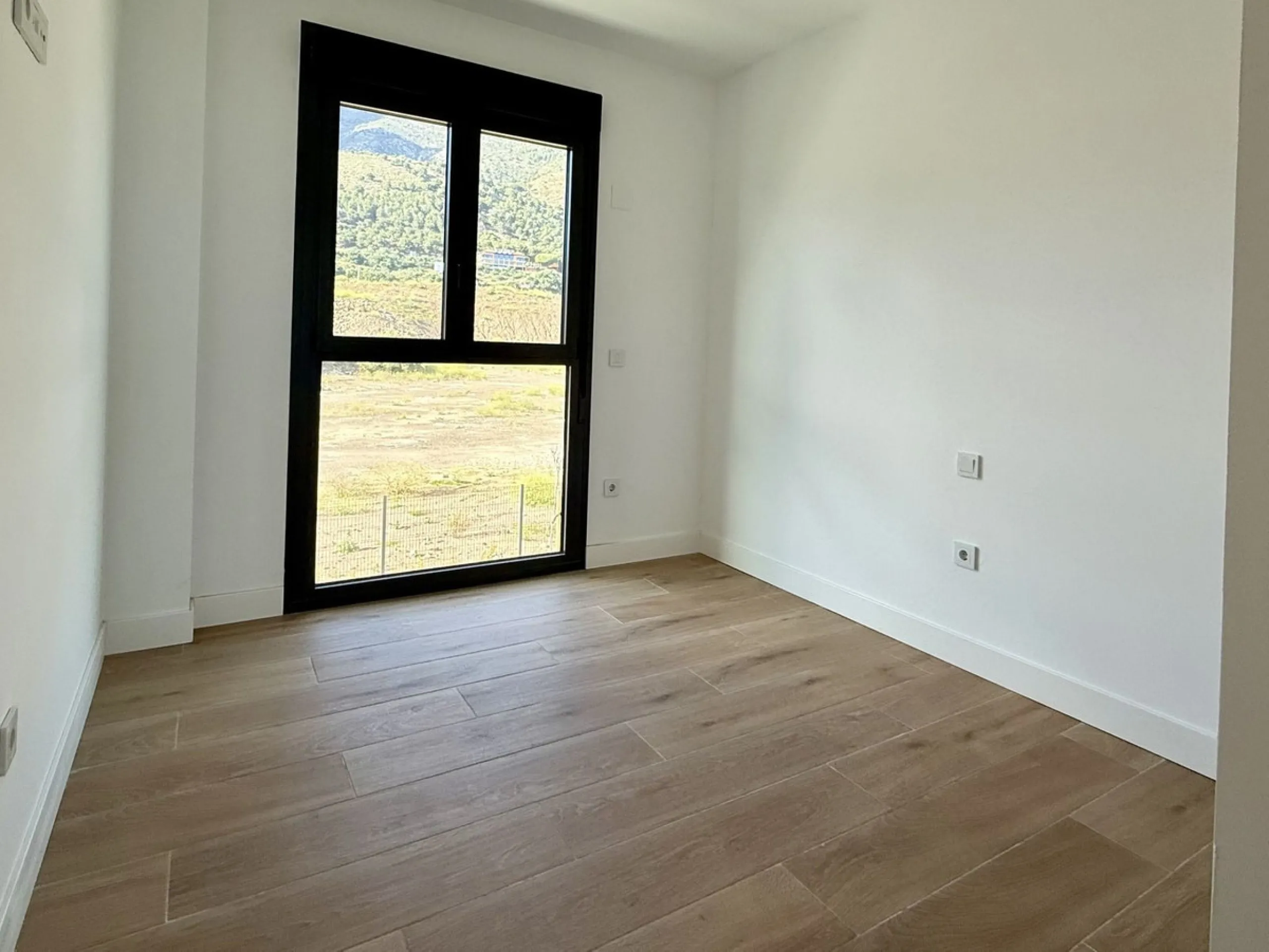 For Sale 3-bedroom, 2-bathroom apartment located in the newly developed Lomas 2 complex within Las Lomas del Higuerón, nestled in the heart of the Costa del Sol. ​
