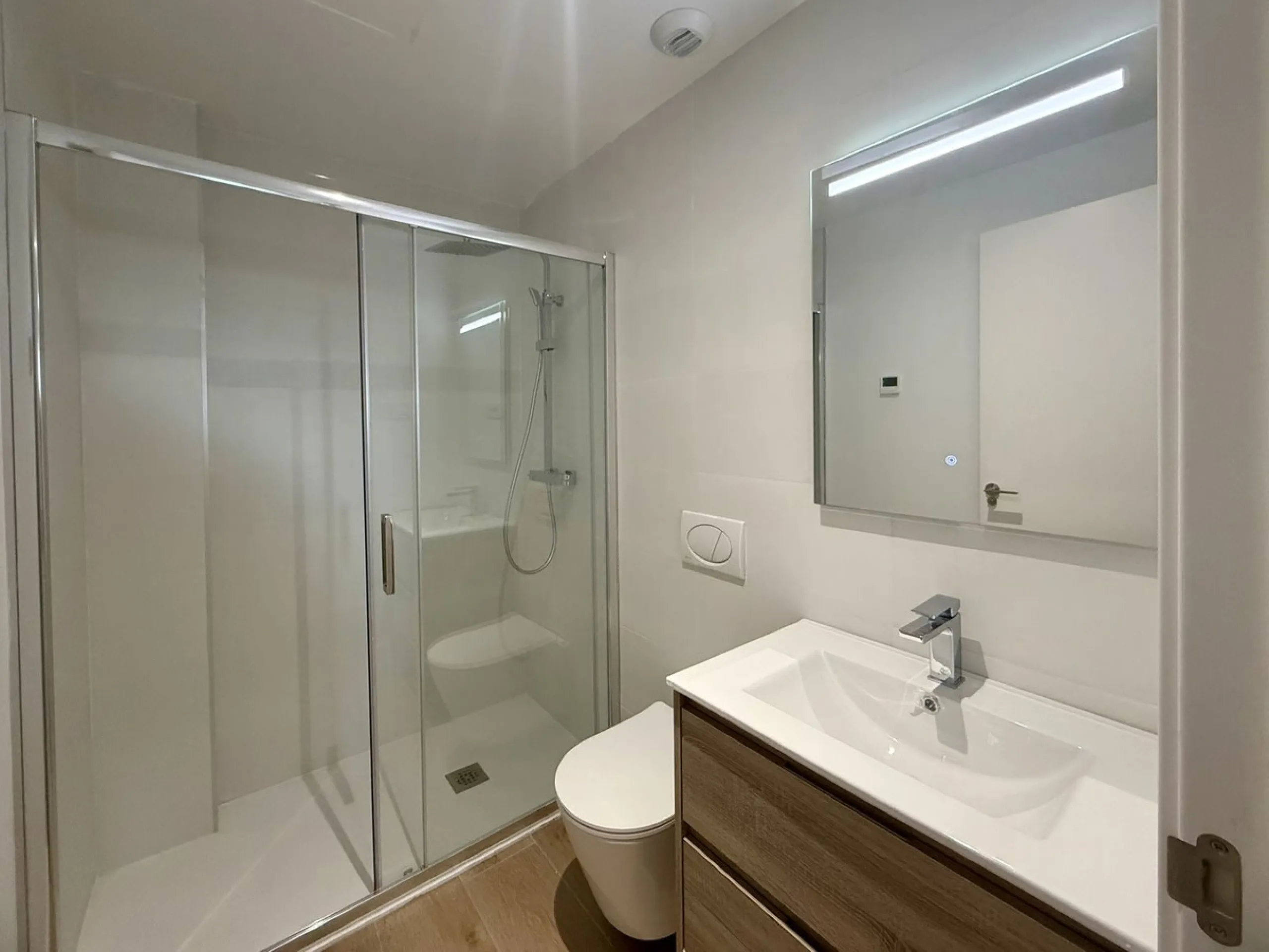 For Sale 3-bedroom, 2-bathroom apartment located in the newly developed Lomas 2 complex within Las Lomas del Higuerón, nestled in the heart of the Costa del Sol. ​