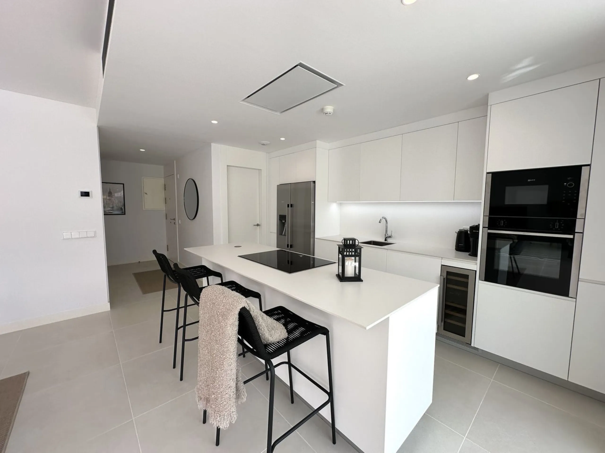 Welcome to this exclusive apartment in the highly sought-after La Reserva del Higuerón – a home that perfectly combines modern design with high comfort.
