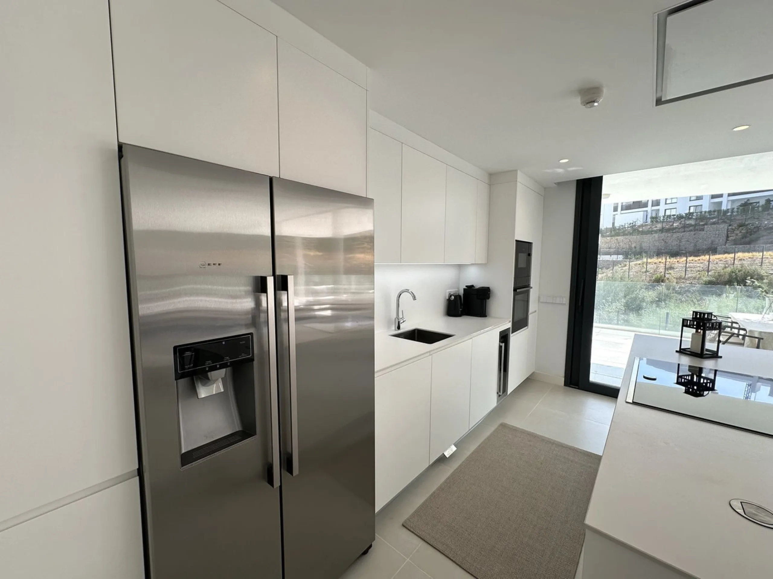Welcome to this exclusive apartment in the highly sought-after La Reserva del Higuerón – a home that perfectly combines modern design with high comfort.