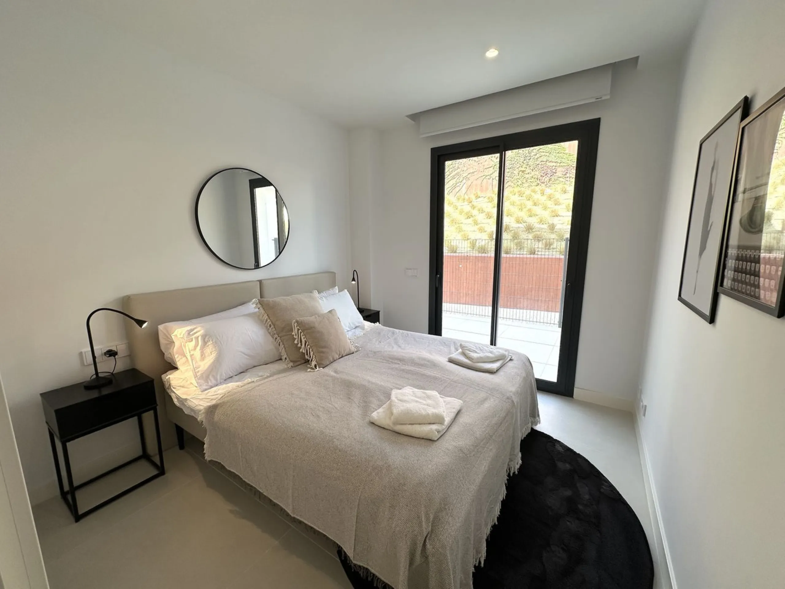 Welcome to this exclusive apartment in the highly sought-after La Reserva del Higuerón – a home that perfectly combines modern design with high comfort.