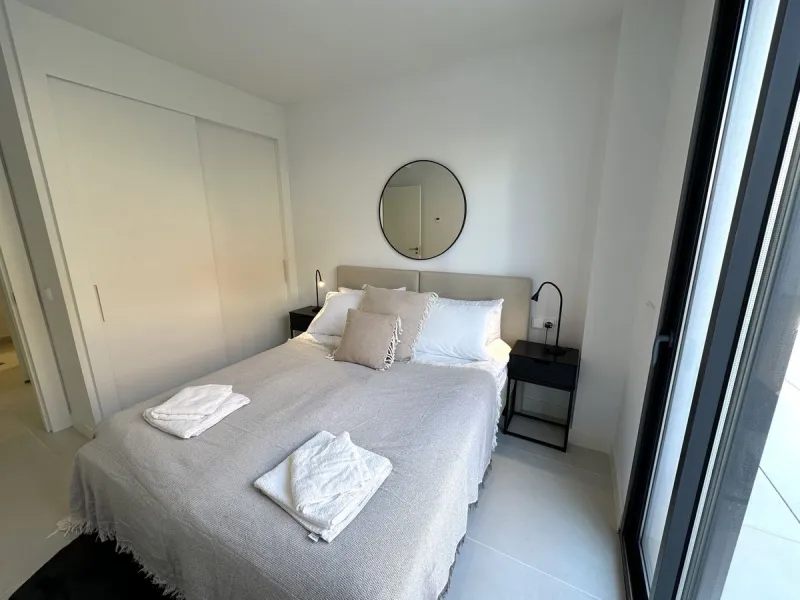 Welcome to this exclusive apartment in the highly sought-after La Reserva del Higuerón – a home that perfectly combines modern design with high comfort.
