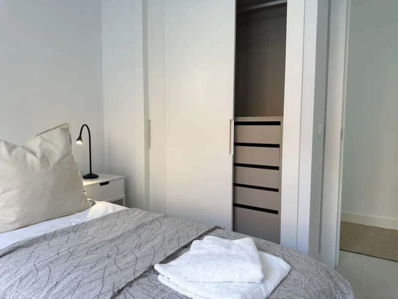 Welcome to this exclusive apartment in the highly sought-after La Reserva del Higuerón – a home that perfectly combines modern design with high comfort.