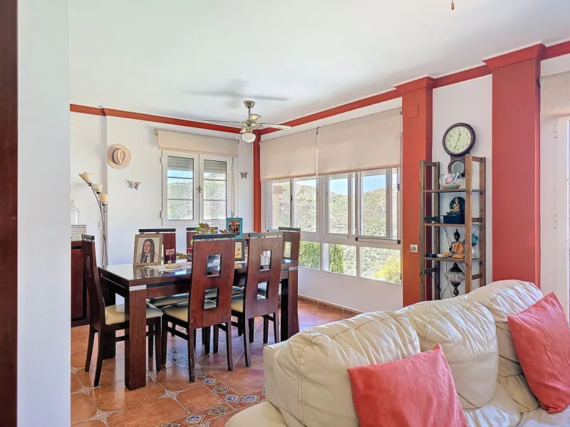 Beautifull Three-Story Villa with Spectacular Views in Canillas de Albaida