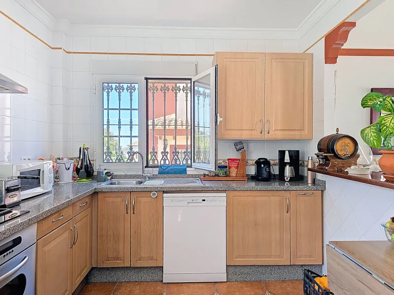 Beautifull Three-Story Villa with Spectacular Views in Canillas de Albaida