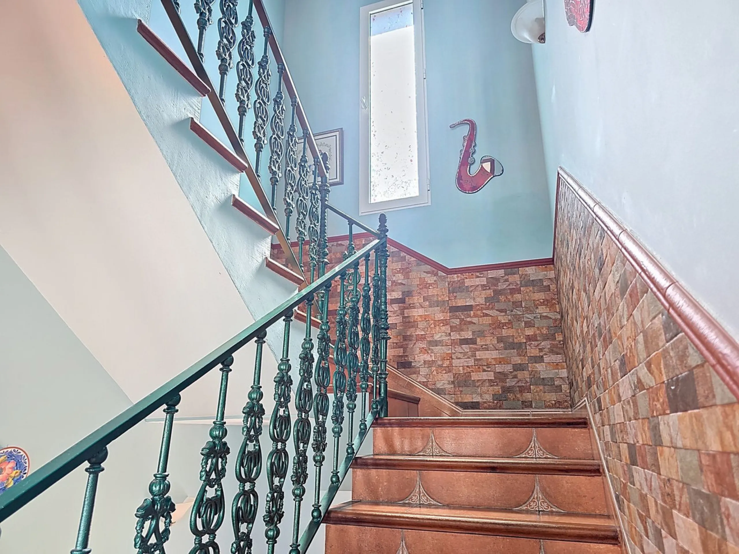 Beautifull Three-Story Villa with Spectacular Views in Canillas de Albaida