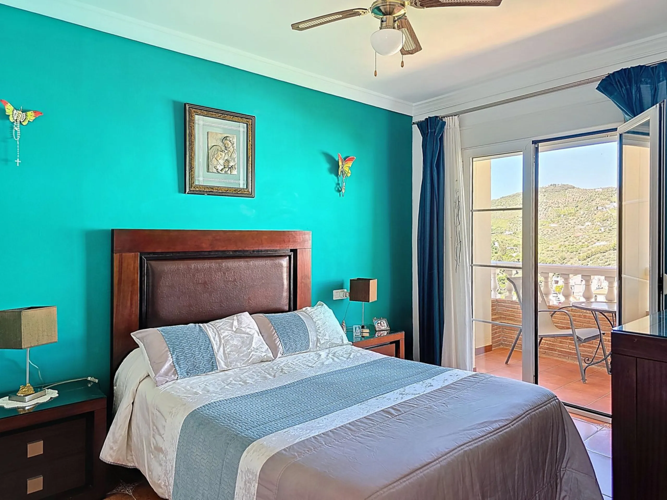 Beautifull Three-Story Villa with Spectacular Views in Canillas de Albaida