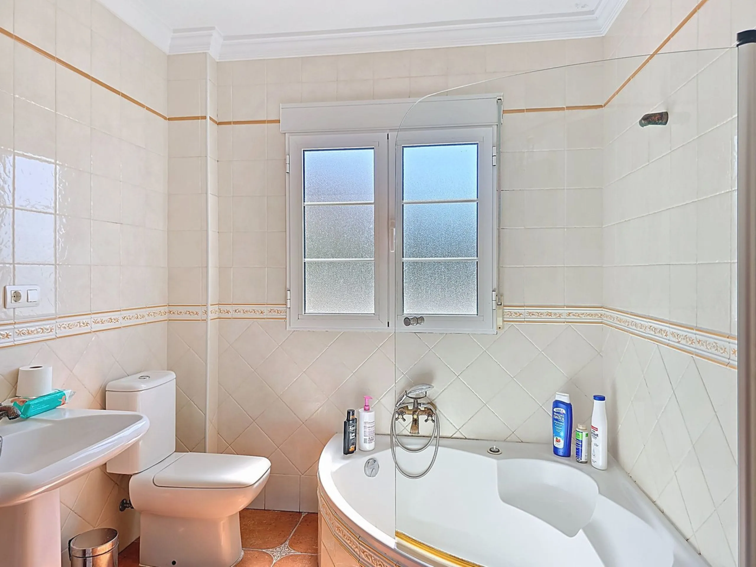 Beautifull Three-Story Villa with Spectacular Views in Canillas de Albaida