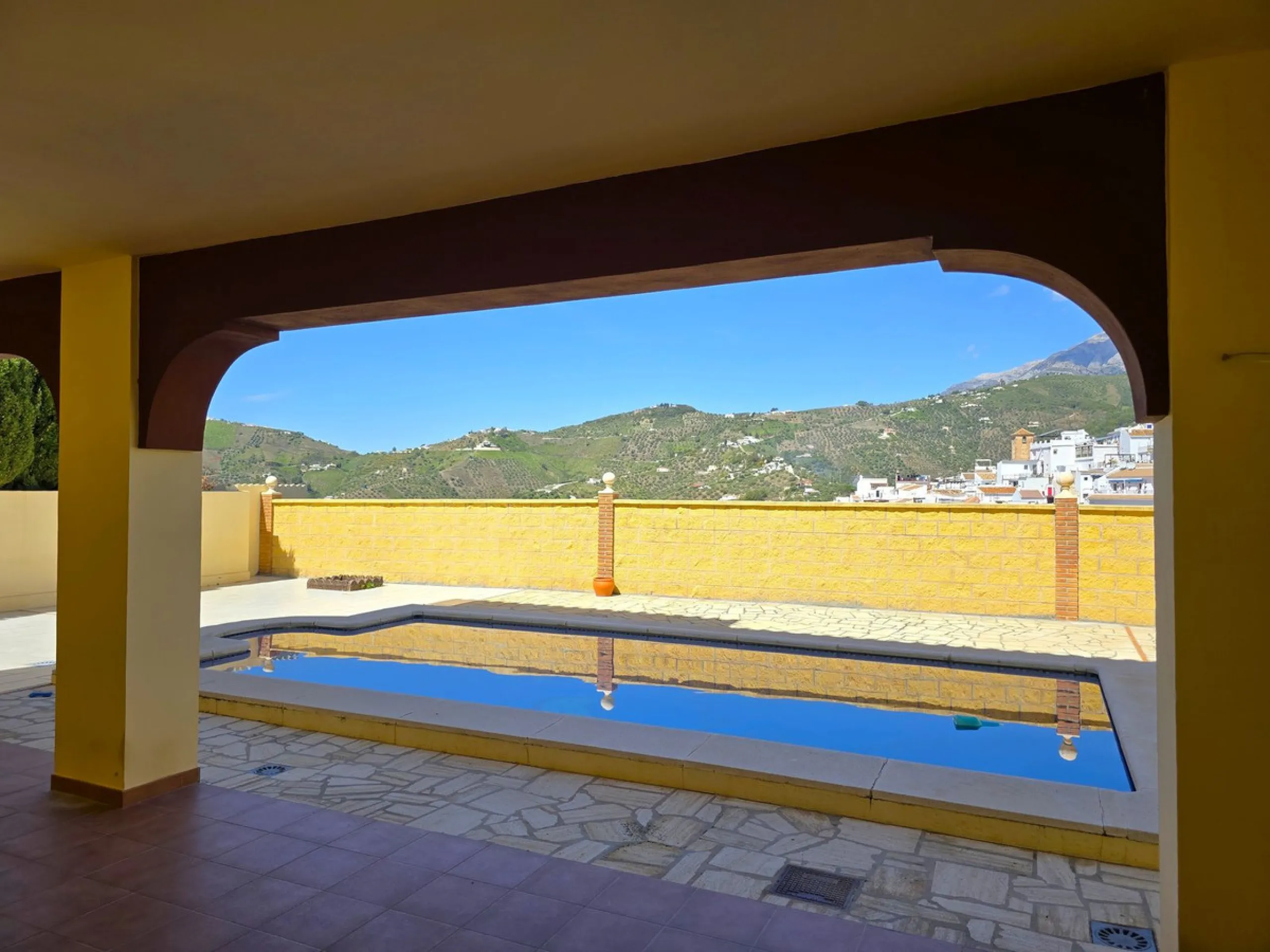Beautifull Three-Story Villa with Spectacular Views in Canillas de Albaida
