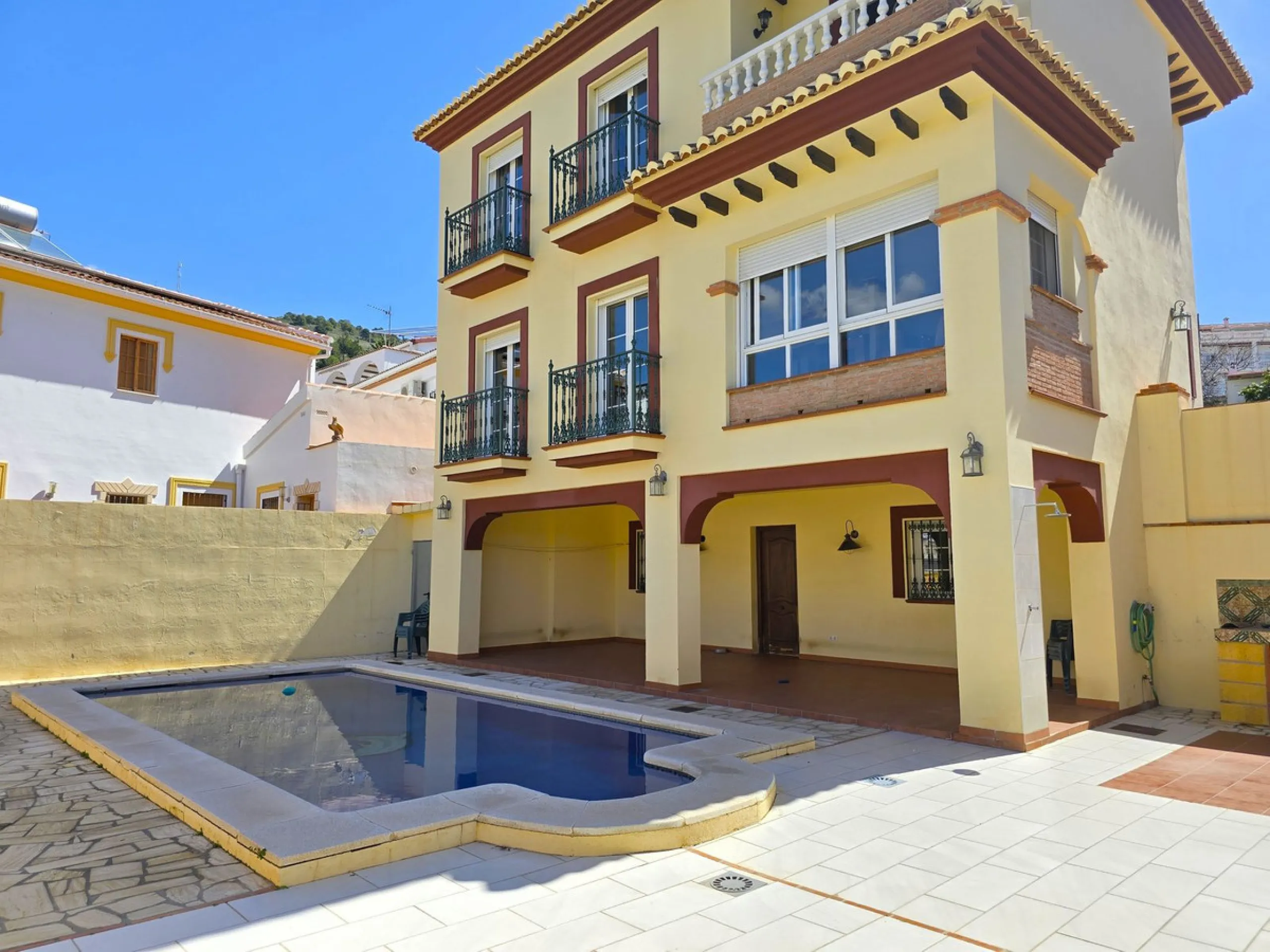 Beautifull Three-Story Villa with Spectacular Views in Canillas de Albaida
