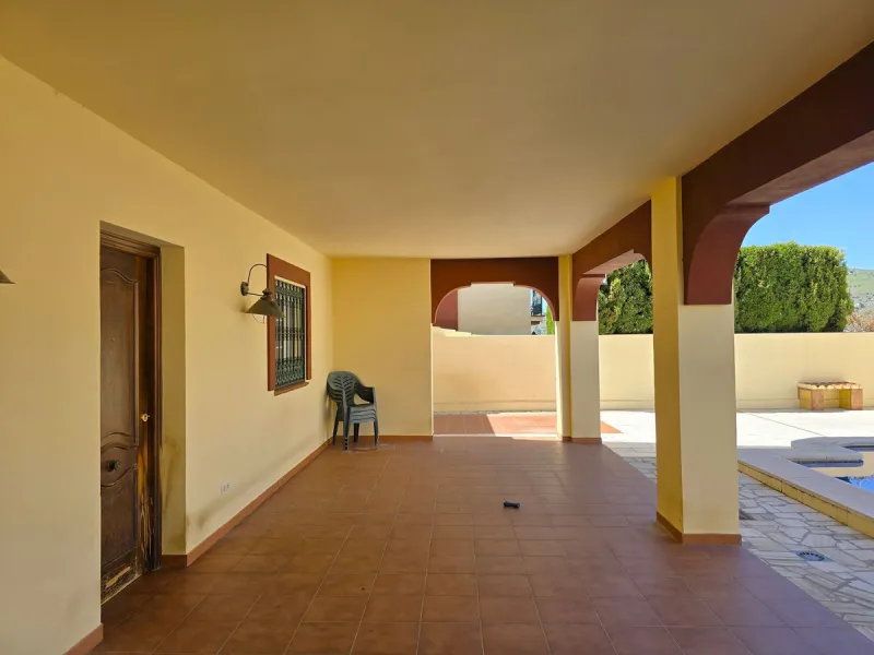 Beautifull Three-Story Villa with Spectacular Views in Canillas de Albaida
