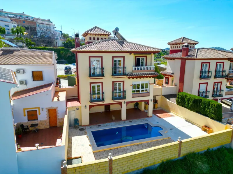 Beautifull Three-Story Villa with Spectacular Views in Canillas de Albaida