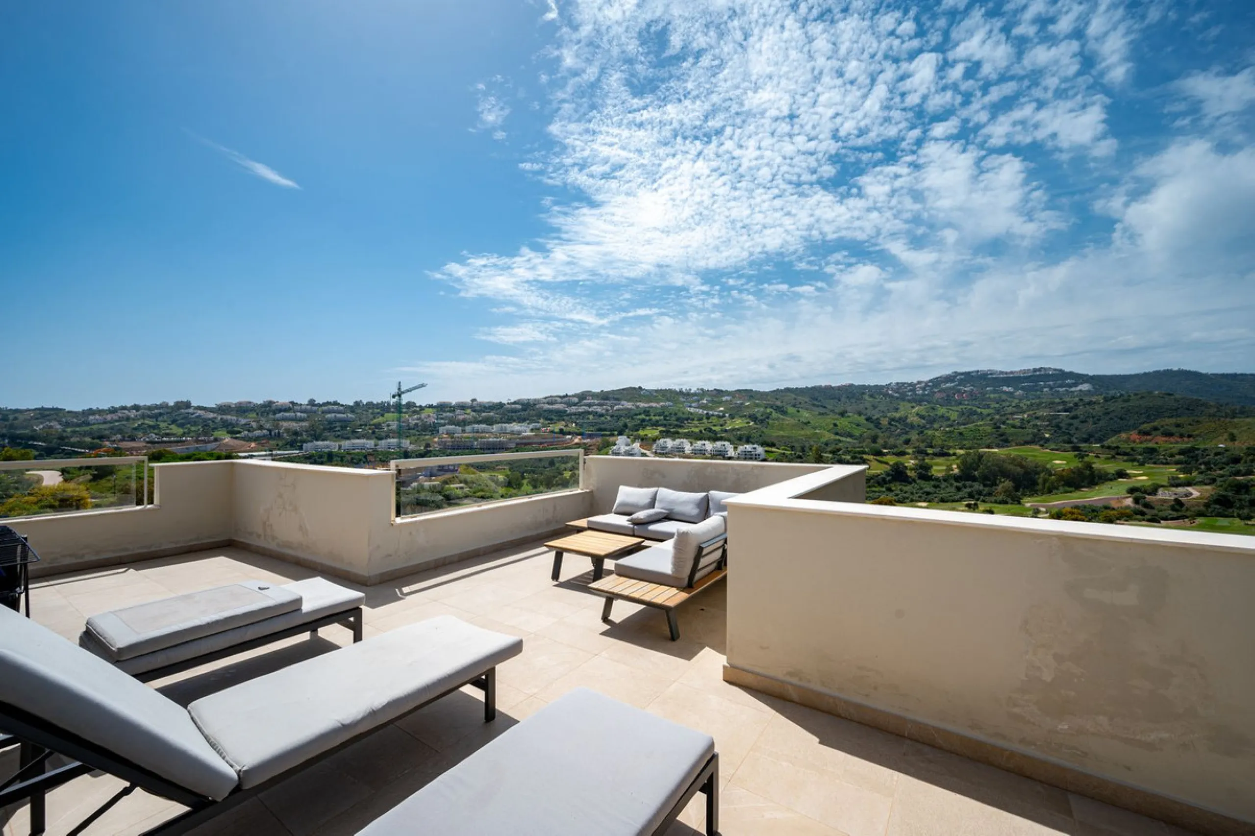 Apartment - Penthouse в продаже в Mijas, Málaga. В доме 3 спален и 2 ванных комнат. Площадь дома 104 м²