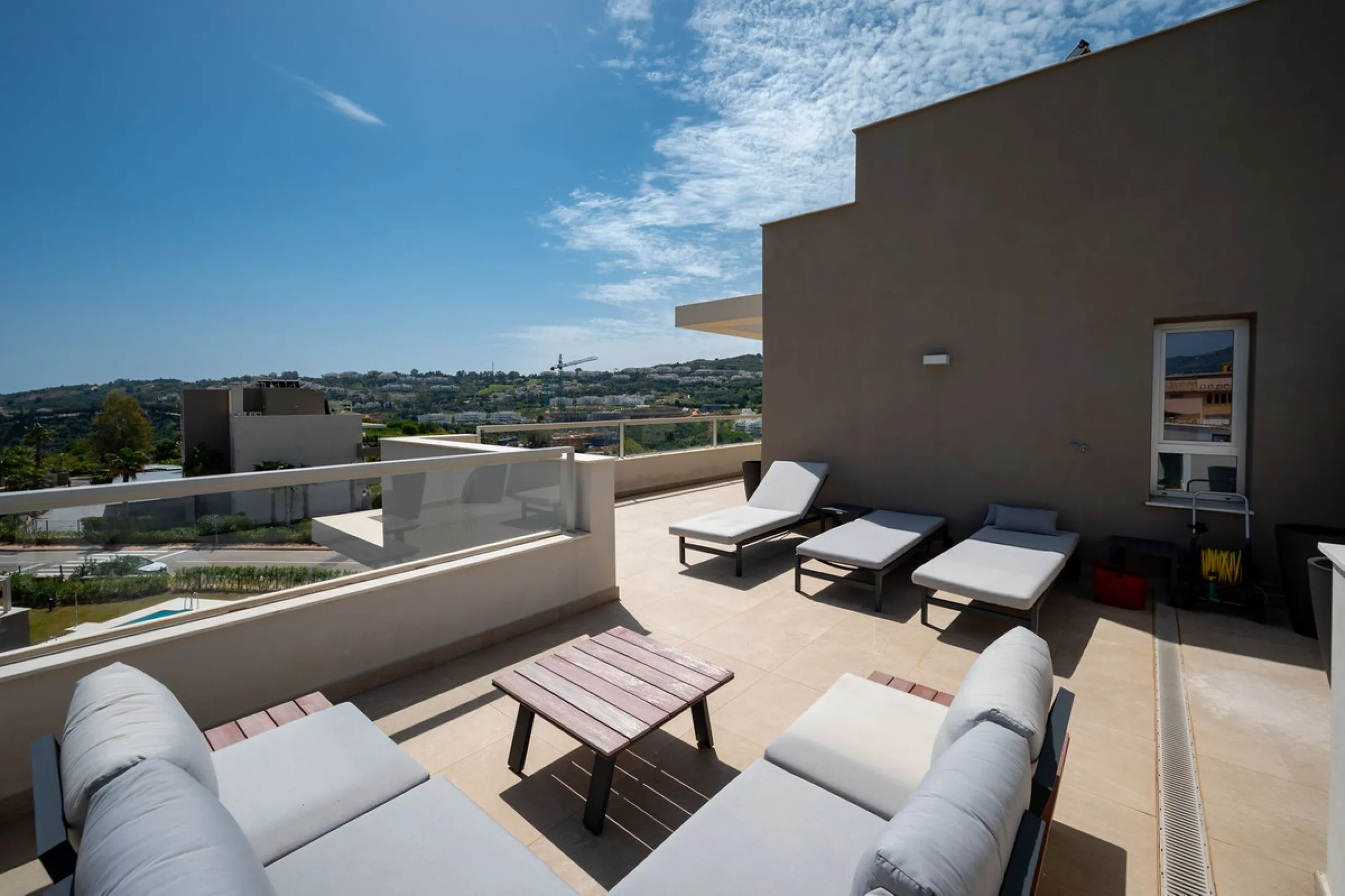 Apartment - Penthouse в продаже в Mijas, Málaga. В доме 3 спален и 2 ванных комнат. Площадь дома 104 м²