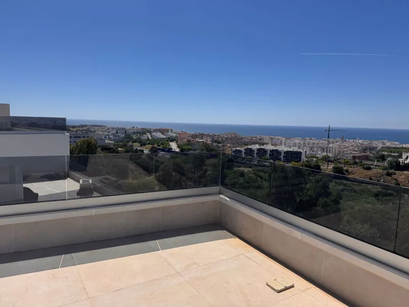 Fantastic brand new duplex penthouse property in a prestigious urbanisation in Estepona.